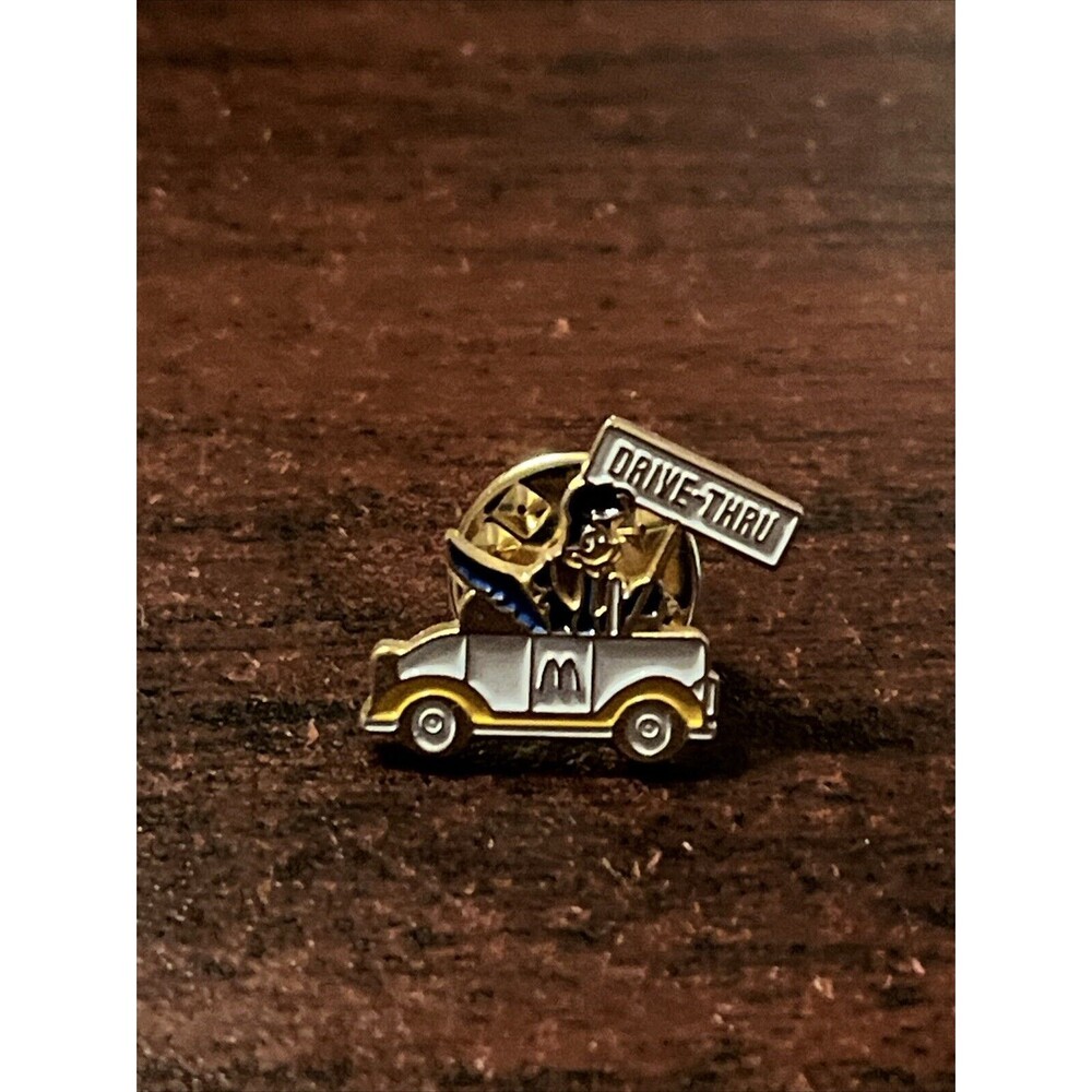 McDonald’s Looney Tunes Road Runner Drive-Thru Employee Lapel Hat Pin